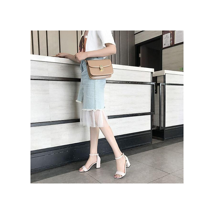 Giày cao gót nữ màu trắng đế vuông 7 phân