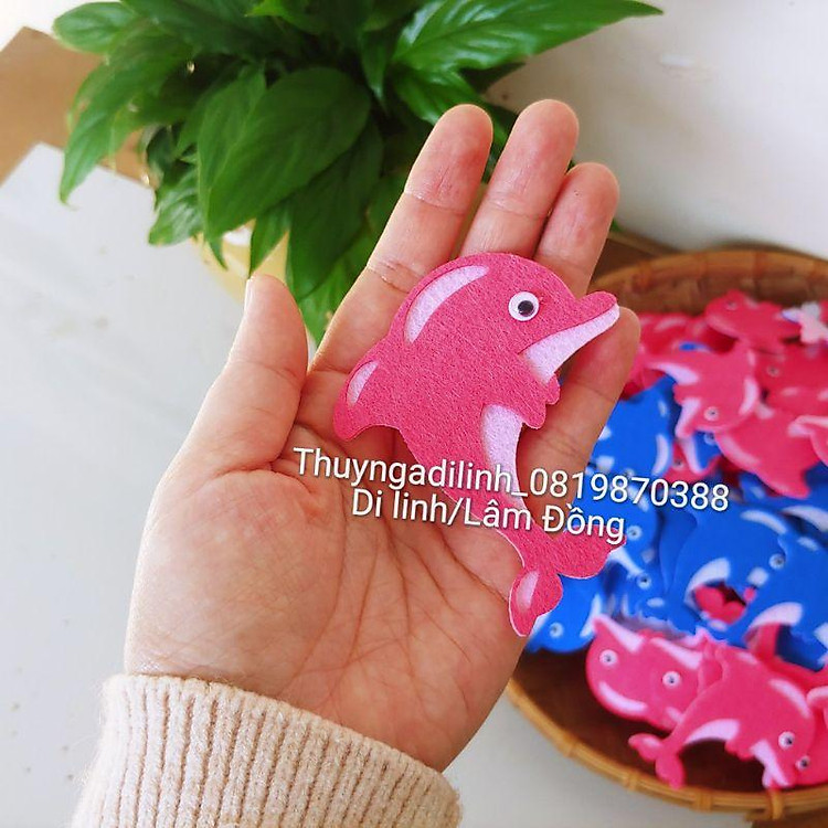 5 con cá heo làm bằng vải nỉ 6.5cm x 7.5cm mầm non