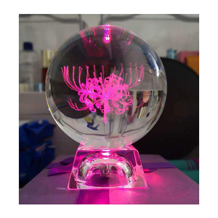 Quả cầu thủy tinh có đèn đổi màu