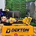 MÁY MÀI GÓC CÔNG TẮC TRƯỢT DÙNG PIN 20V  DEKTON DW20-AG100S - HÀNG CHÍNH HÃNG