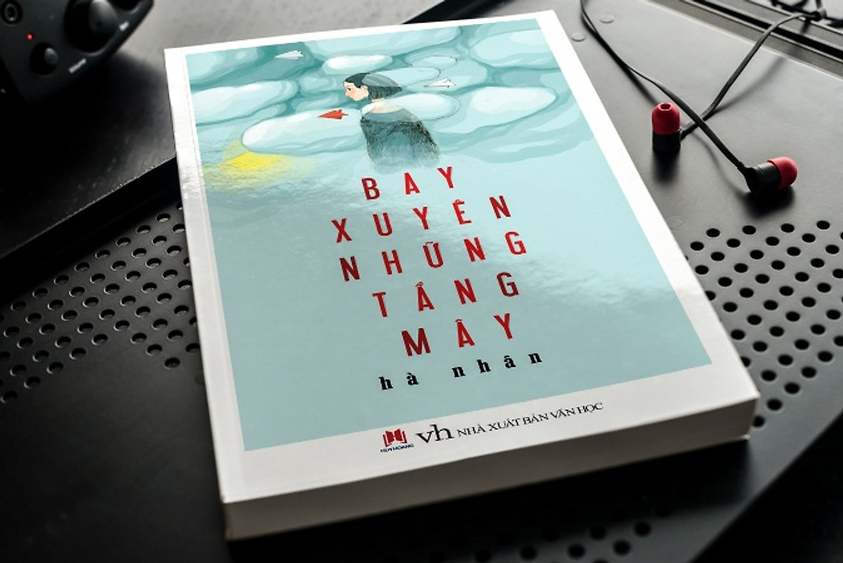 Bay Xuyên Những Tầng Mây 