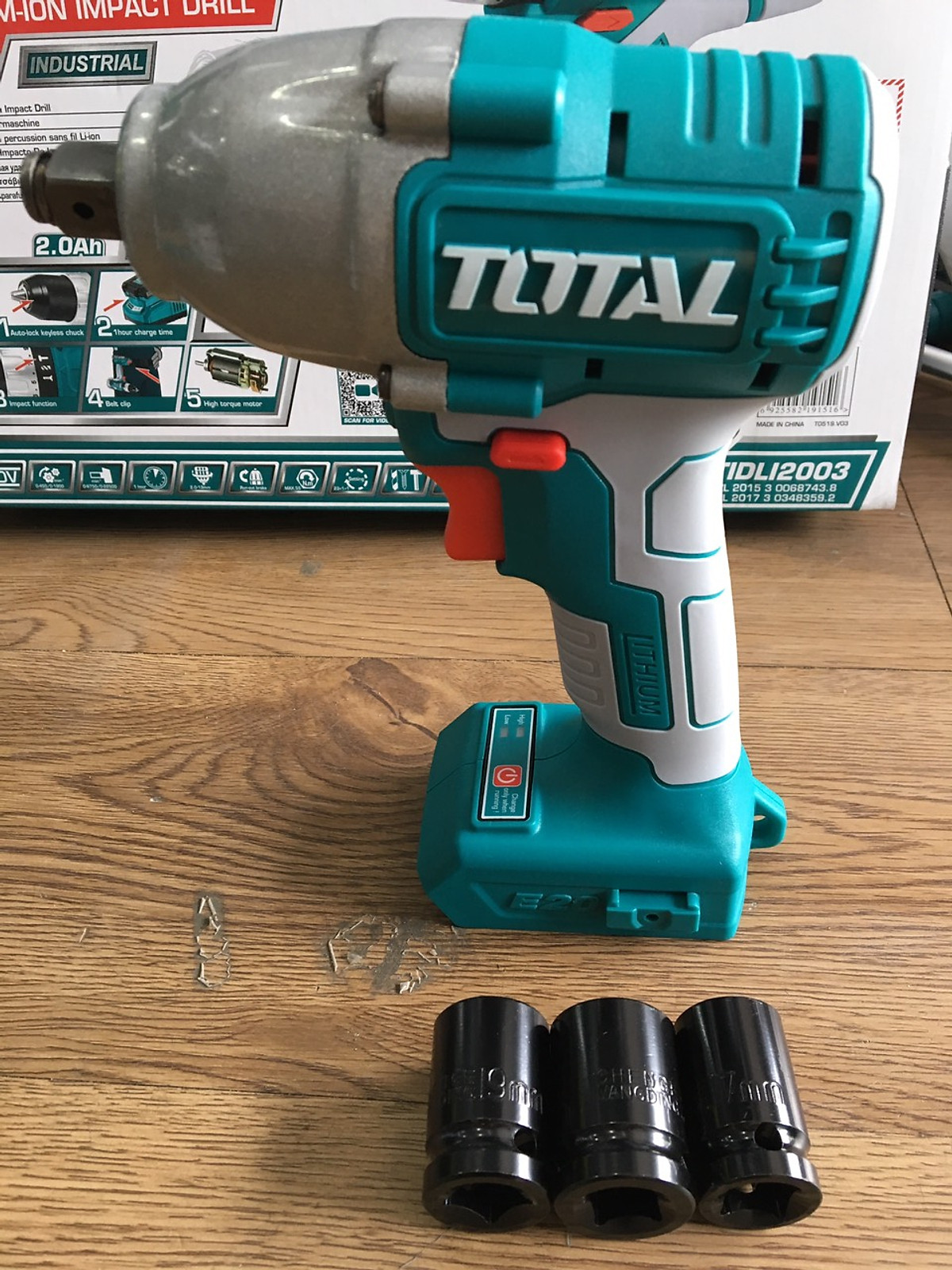 Máy siết buloong dùng pin Lithium E20 Total TIWLIE2001