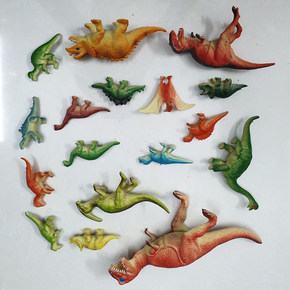 Bộ 16 mô hình khủng long kỉ Jurassic World Dinosaurs dành cho bé 5 tuổi trở