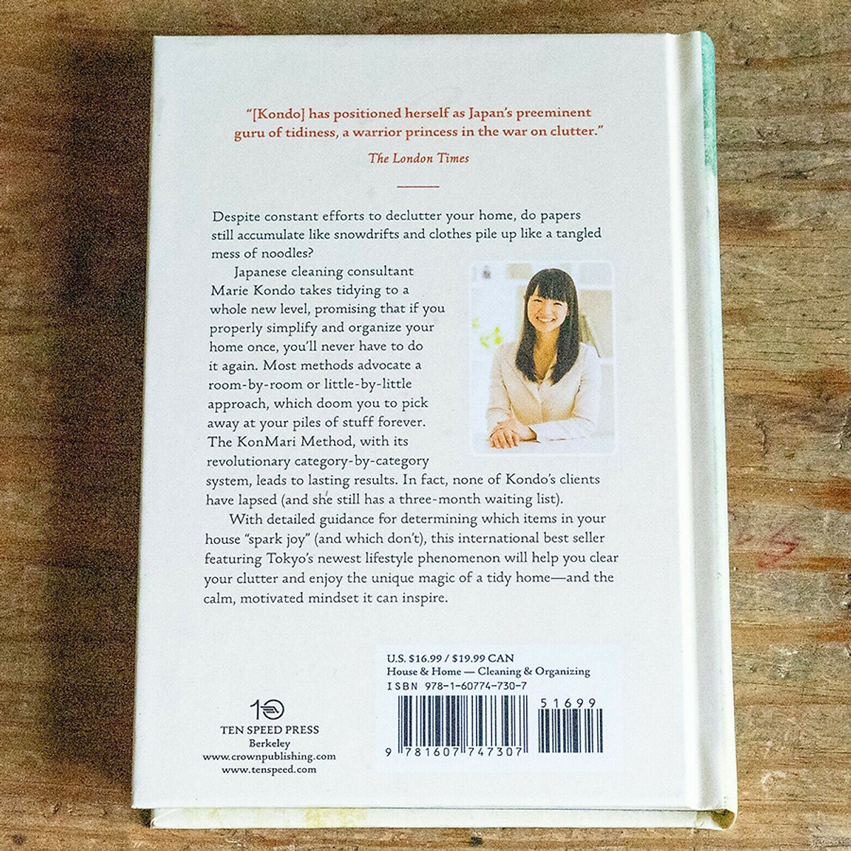 The Life - Changing Magic of Tidying Up : The Japanese Art of Decluttering and Organizing