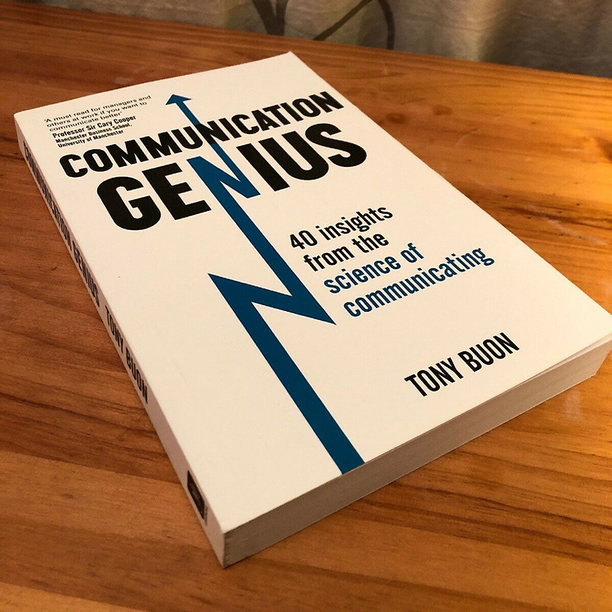 [Hàng thanh lý miễn đổi trả] Communication Genius: 40 Insights From the Science of Communicating