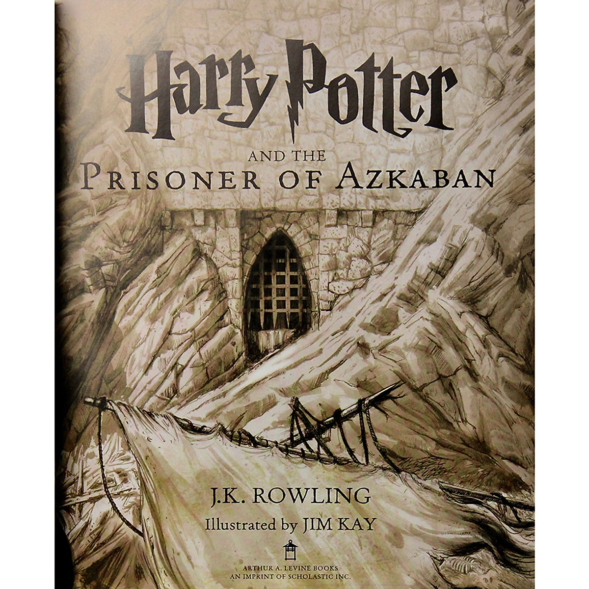 Harry Potter and the Prisoner of Azkaban : Illustrated Edition (Book 3) (English Book)