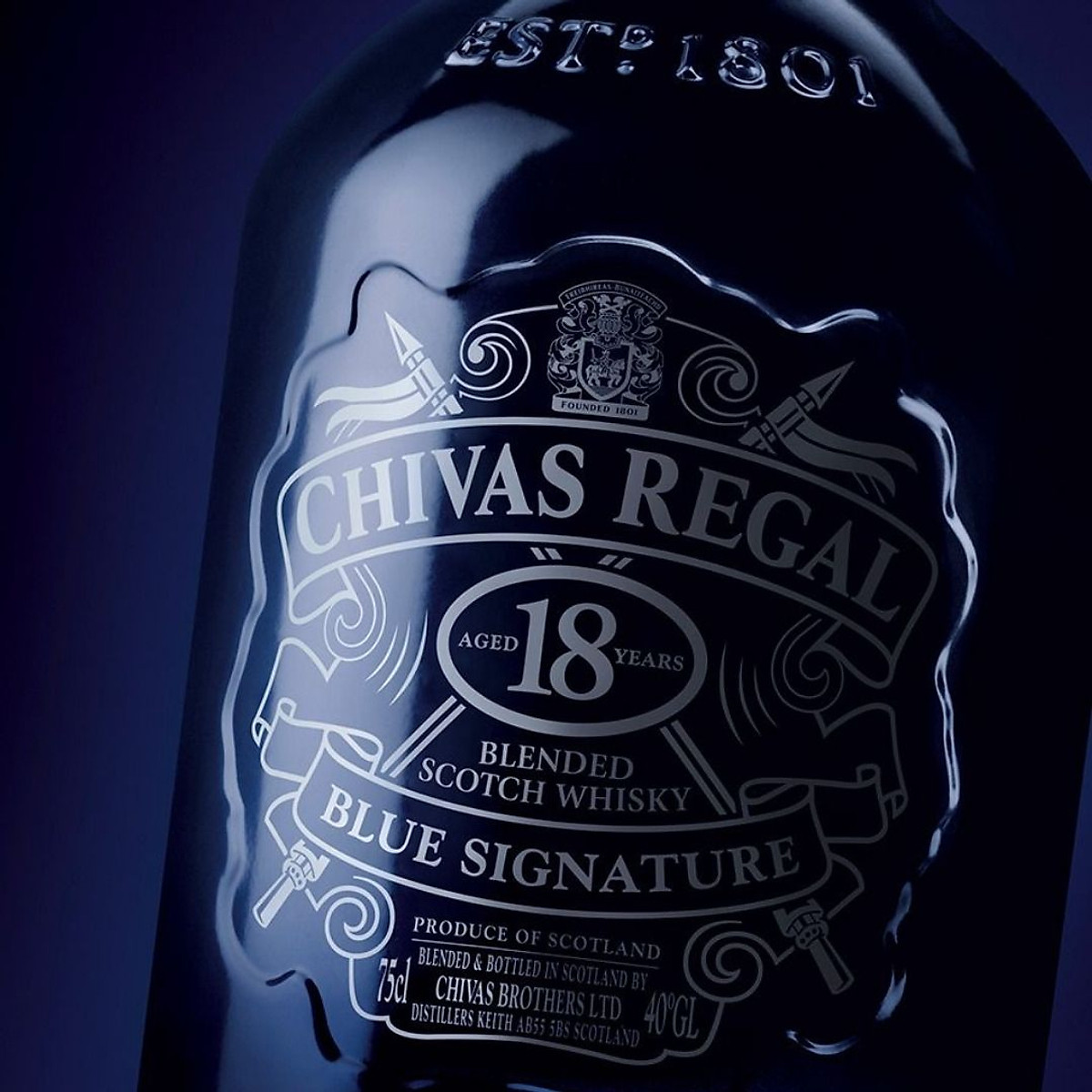 Rượu Whiskey Chivas Regal 18 Blue Signature 700ml có hộp