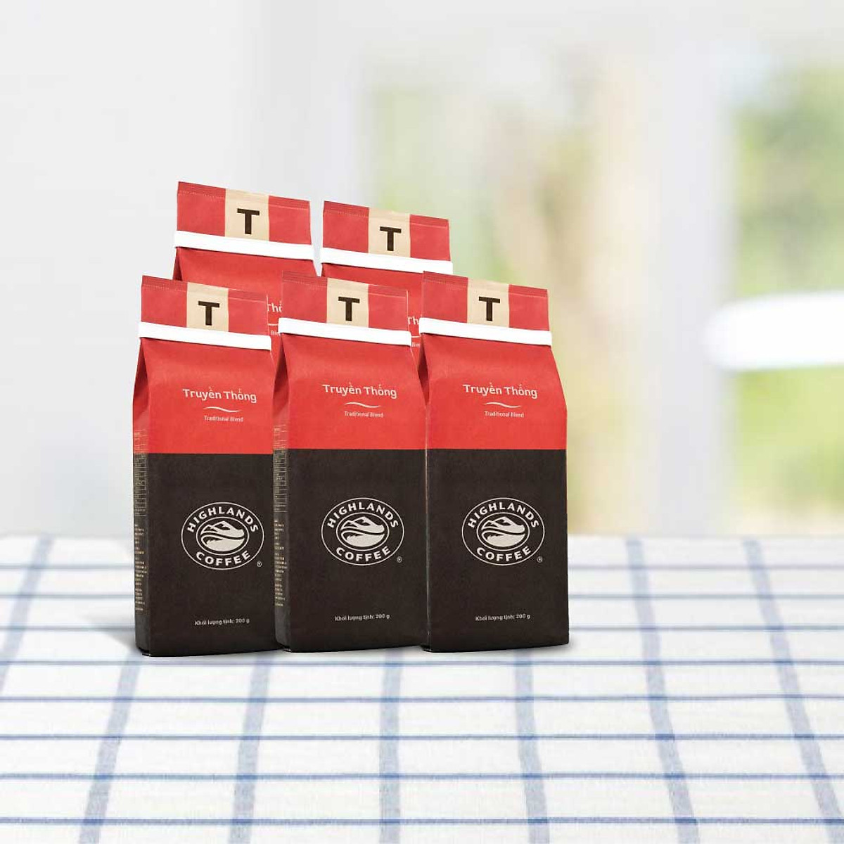 Combo 5 gói Cà Phê Rang Xay Truyền Thống Highlands Coffee (200g)