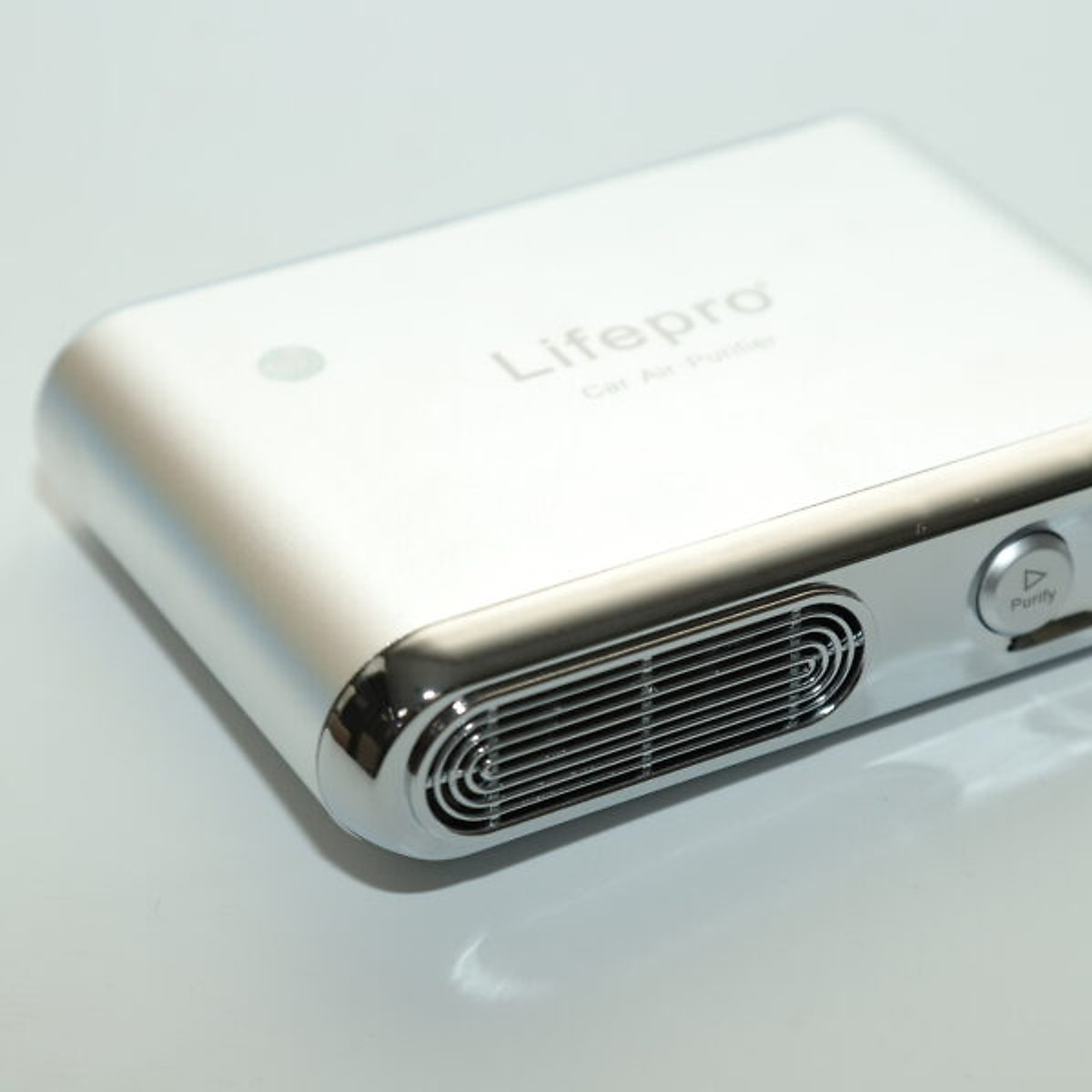 Máy khử mùi ô tô Lifepro L338-OTS