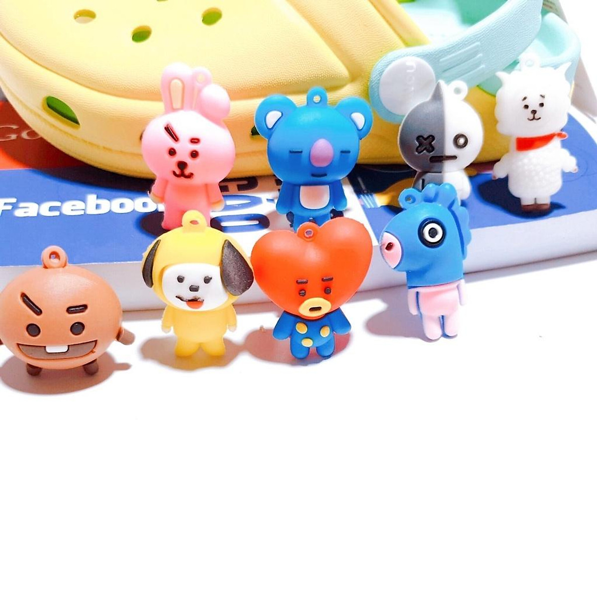STICKER JIBBITZ gắn dép crocs, dép trẻ em hình BTS BT21