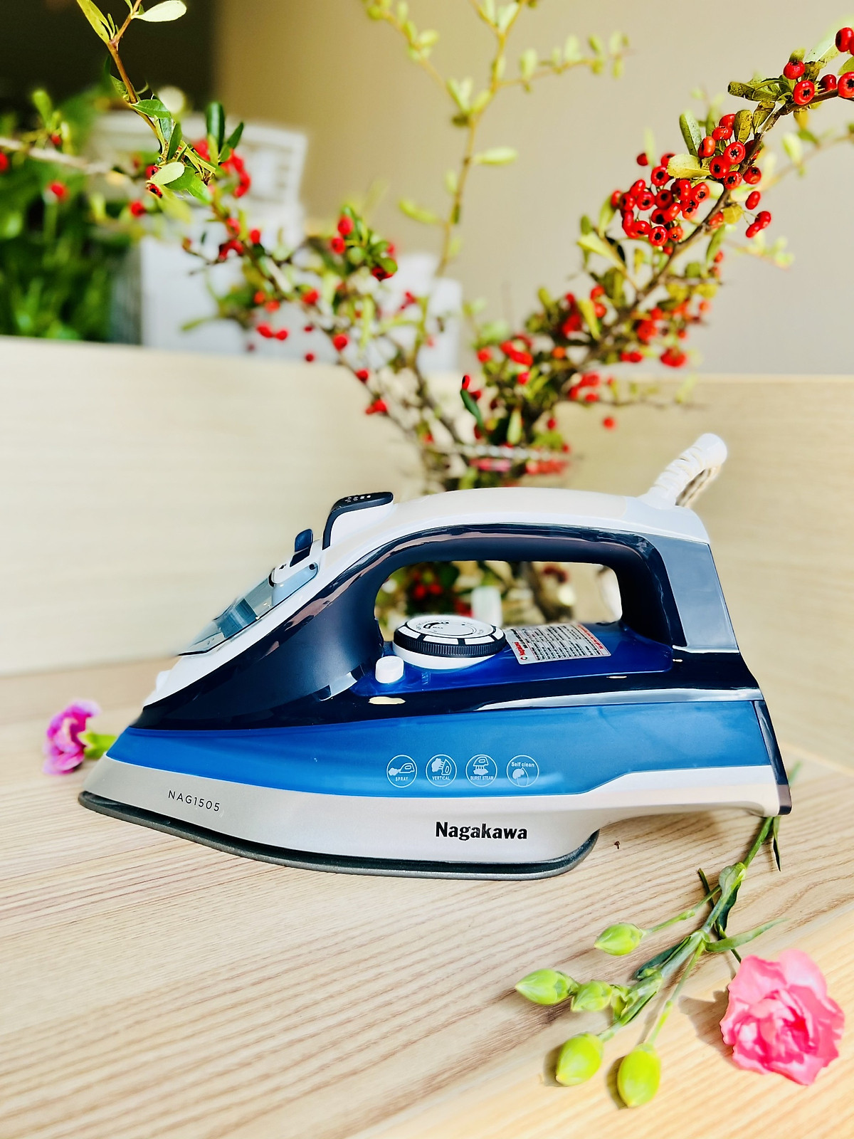 Bàn Ủi Hơi Nước Nagakawa NAG1505 (1200W) - Hàng Chính Hãng