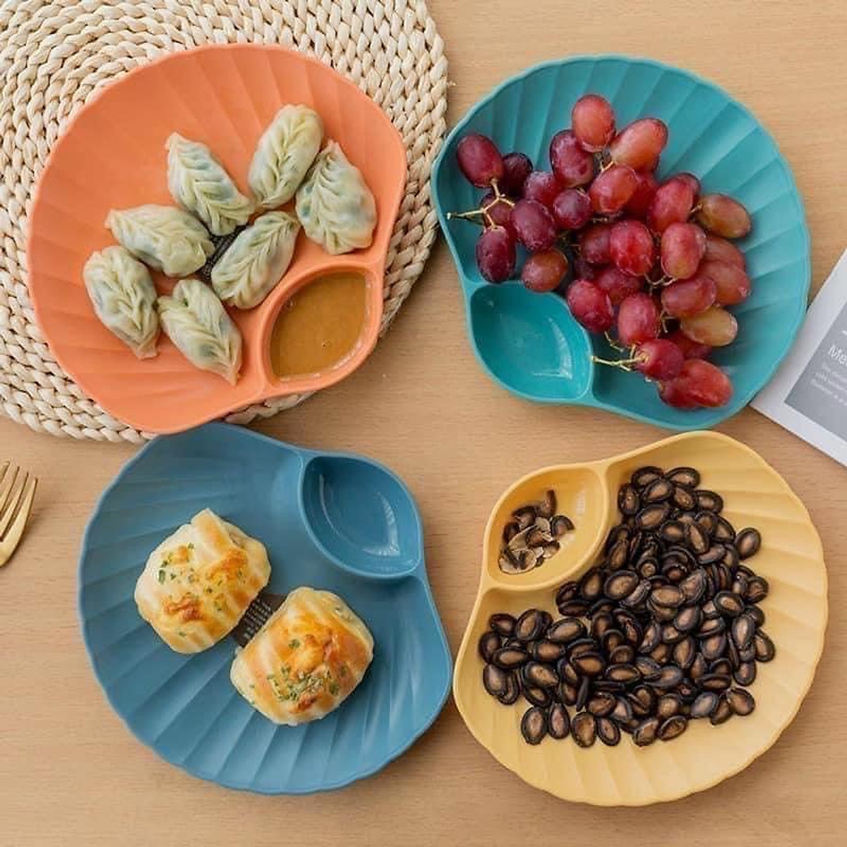 Sét 4 cái đĩa ăn hình sò bền đẹp bằng nhựa cứng chắc