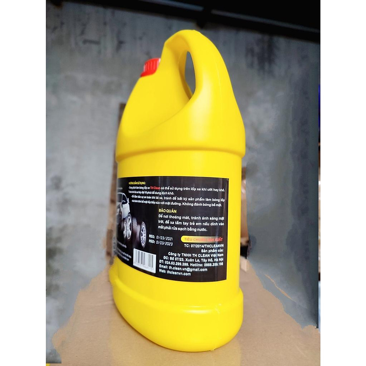 Xịt dưởng đen bóng lốp ô tô, xe máy can 4.5 lít