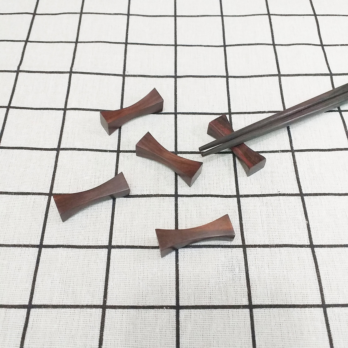 Bộ 5 gác đũa gỗ TRẮC hình Nơ 4,5cm- Tiện dụng và sang trọng trên