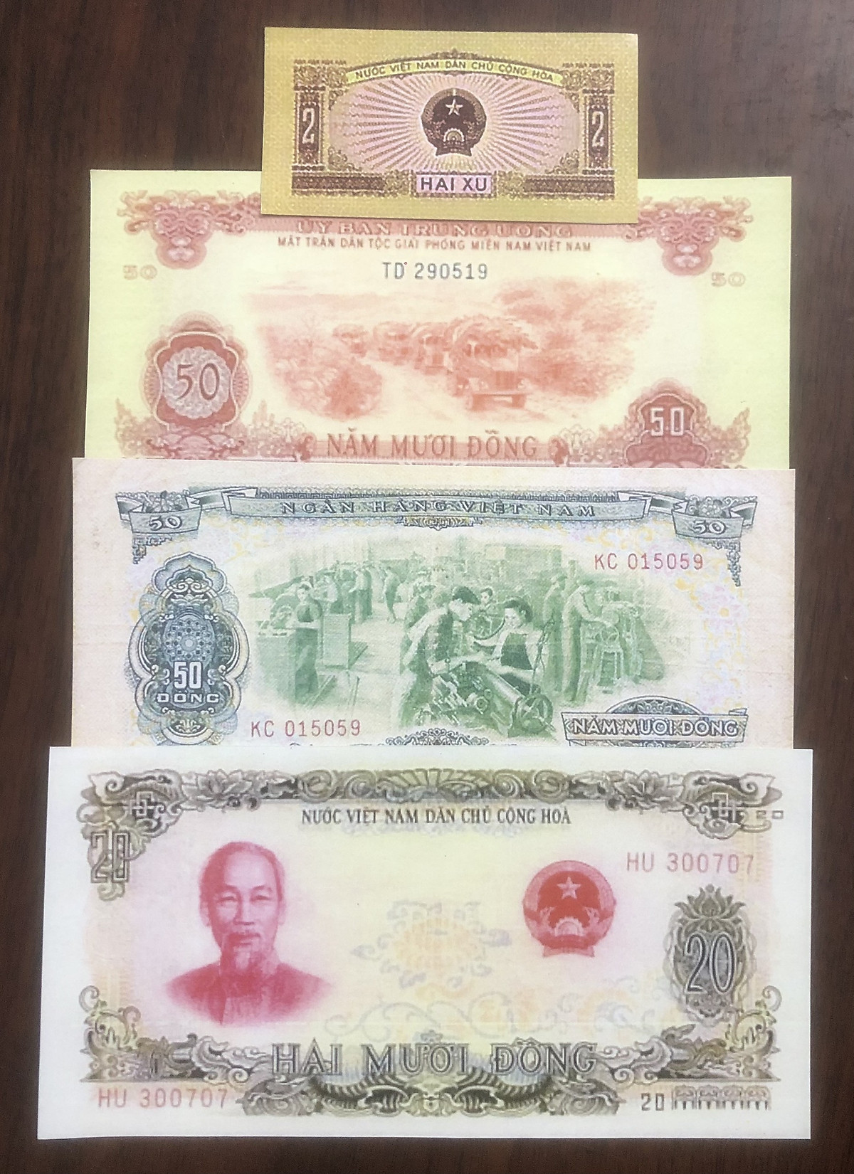 Tiền Việt Nam lưu hành khu vực miền Bắc 4 mẫu hiếm, copy lưu niệm