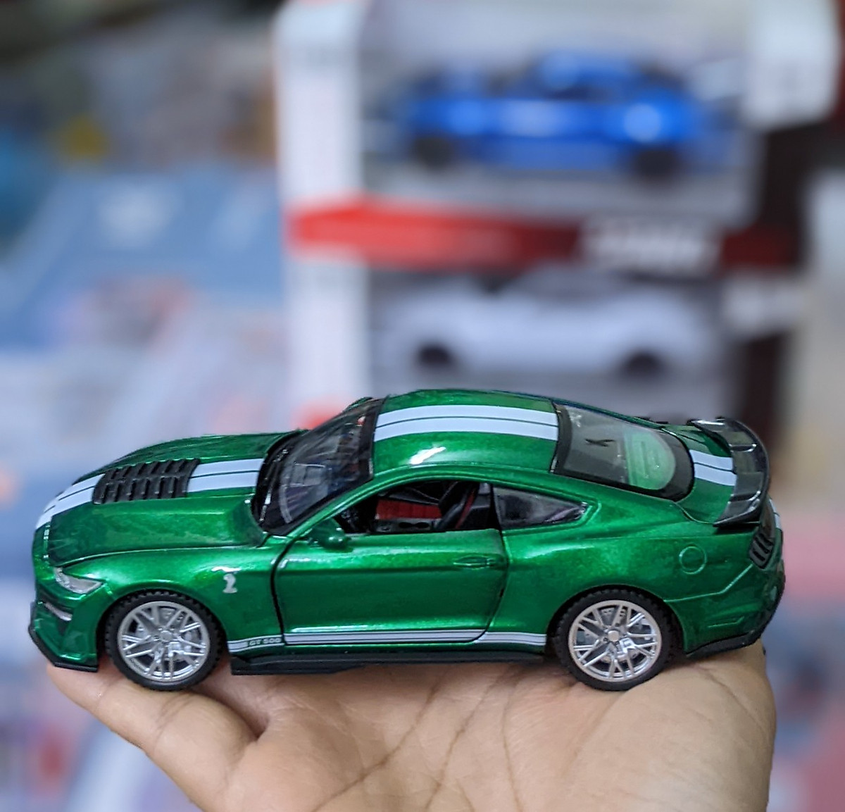 Mô hình xe Cảnh sát Bentley Mulsanne bằng kim loại  Tỷ lệ 132