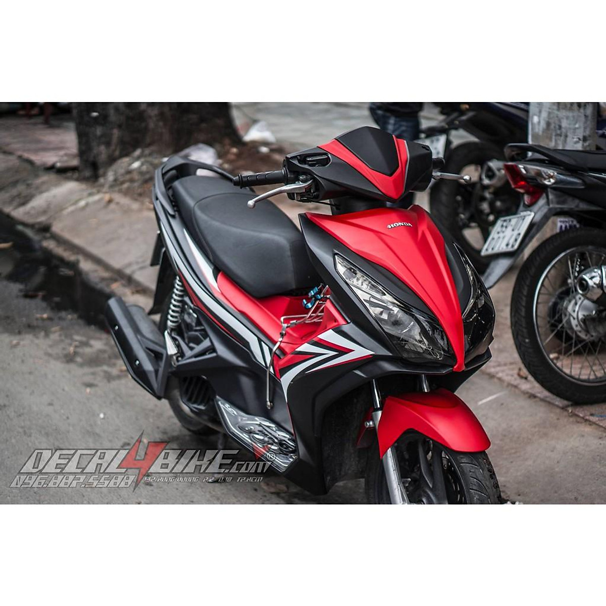 Ảnh thực tiễn Honda Air Blade 125 đen thui nhám giá chỉ 40 triệu đồng Xe máy