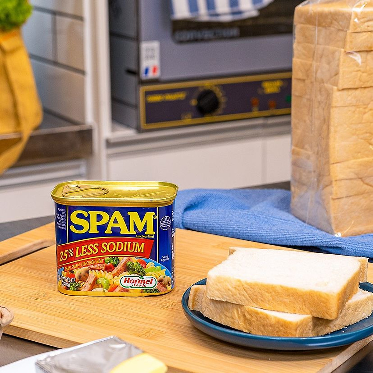 Thịt Hộp SPAM Less Sodium Giảm Mặn 340g (Mỹ)