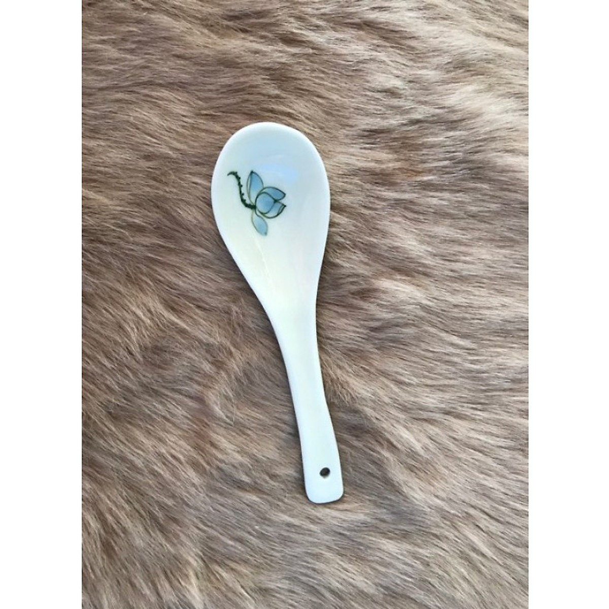 Ghim trên vẽ và tô màu cho bé