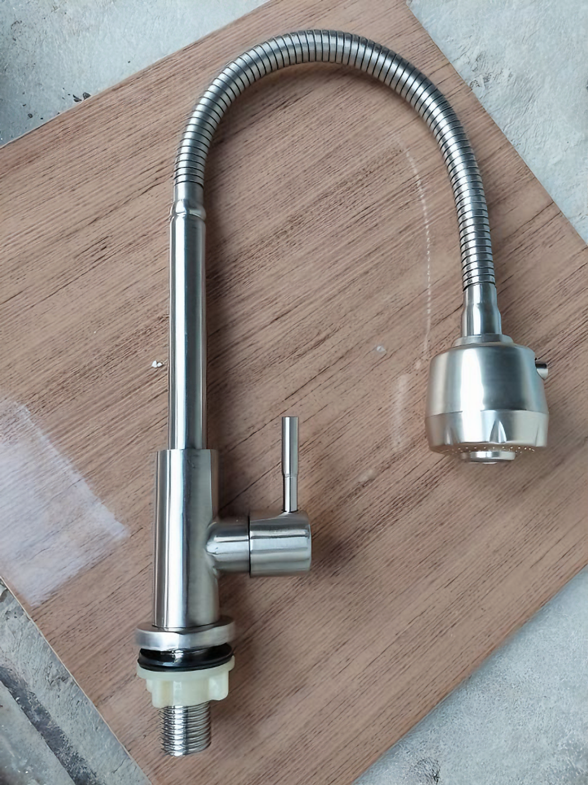 Vòi rửa chén KG15 dùng cho nước lạnh cần bẻ xoay 360độ cao cấp, phù hợp cho mọi chậu rửa, siêu tiết kiệm nước chất liệu inox304- Hàng chính hãng