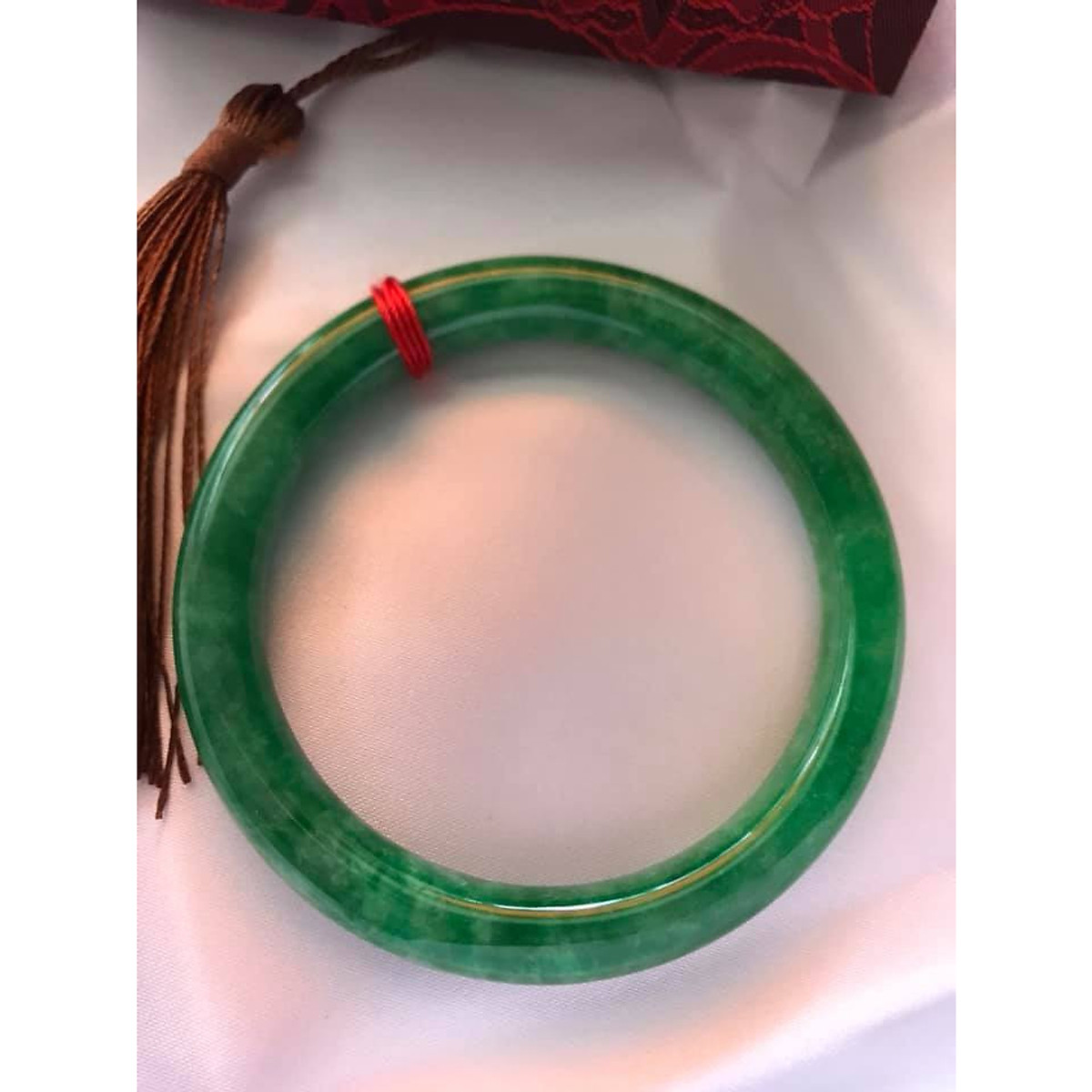 CHIẾC VÒNG TAY ĐÁ CẨM THẠCH ĐẬU LÝ SIZE 54MM MÀU XANH LÁ BÔNG ĐẸP ĐẸP