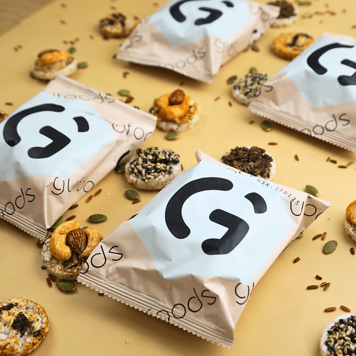 Snack gạo lứt healthy mix tứ vị GUfoods - Hội tụ 4 vị snack ngon, Nạp nhanh năng lượng, Tiện lợi, Eat clean, Thuần chay