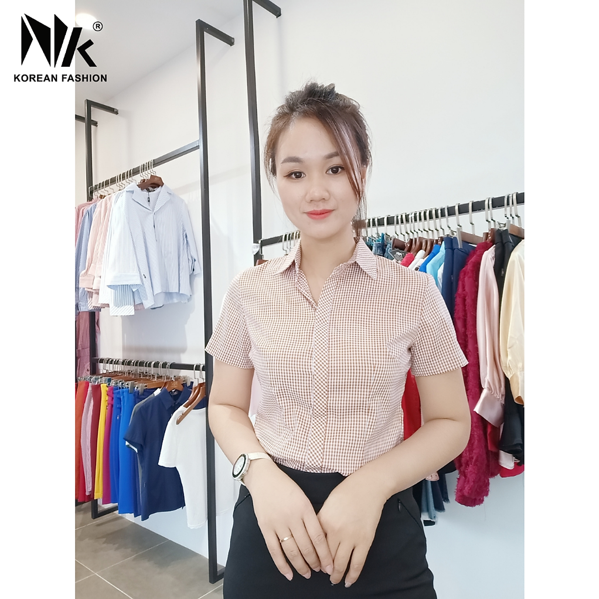 Áo Sơ Mi Nữ Công Sở Thiết Kế Họa Tiết Caro Đẹp Ngắn Tay Vải Hàn Áo Sơ Mi Nữ Công Sở Thiết Kế Họa Tiết Caro Đẹp Ngắn Tay Vải Hàn