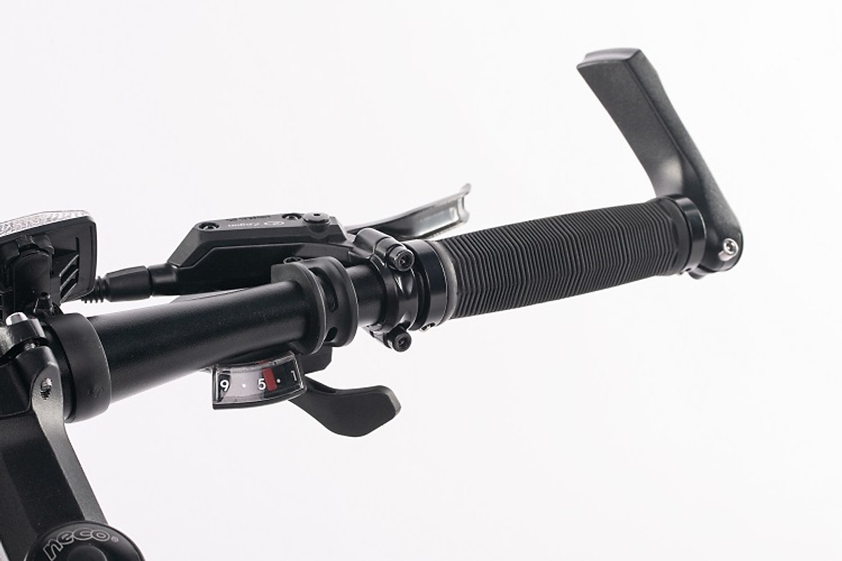 Xe đạp địa hình Thống Nhất SLX 26-01 - Hàng chính Hãng ( Tặng khóa dây mã số và chắn bùn trước sau )