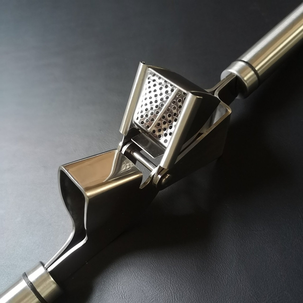 Dụng cụ ép tỏi Inox 304 DandiHome cao cấp