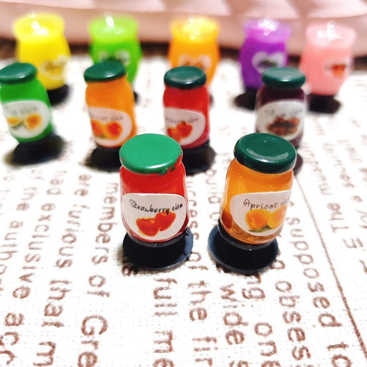 Sticker dán dép cross / nút gắn hkdesign hình lọ mứt nhiều màu (01 Cái)