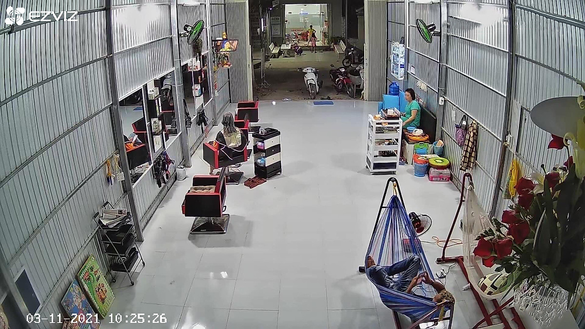 Camera IP Wifi Trong Nhà Ezviz Mini CS-C1C-B 1080p - Hàng Chính Hãng