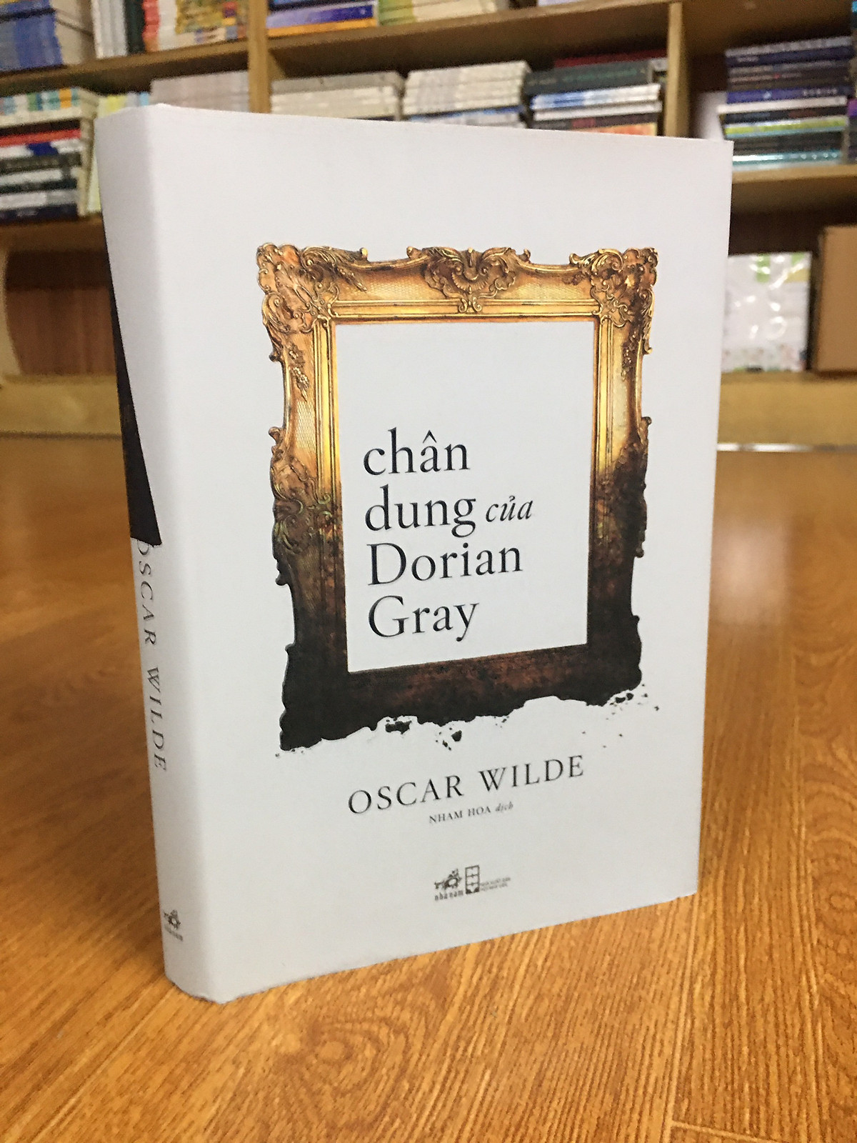 Combo 2 tiểu thuyết văn học kinh điển thế giới: Giết Con Chim Nhại + Chân Dung Của Dorian Gray (bản bìa cứng tặng kèm bookmark)