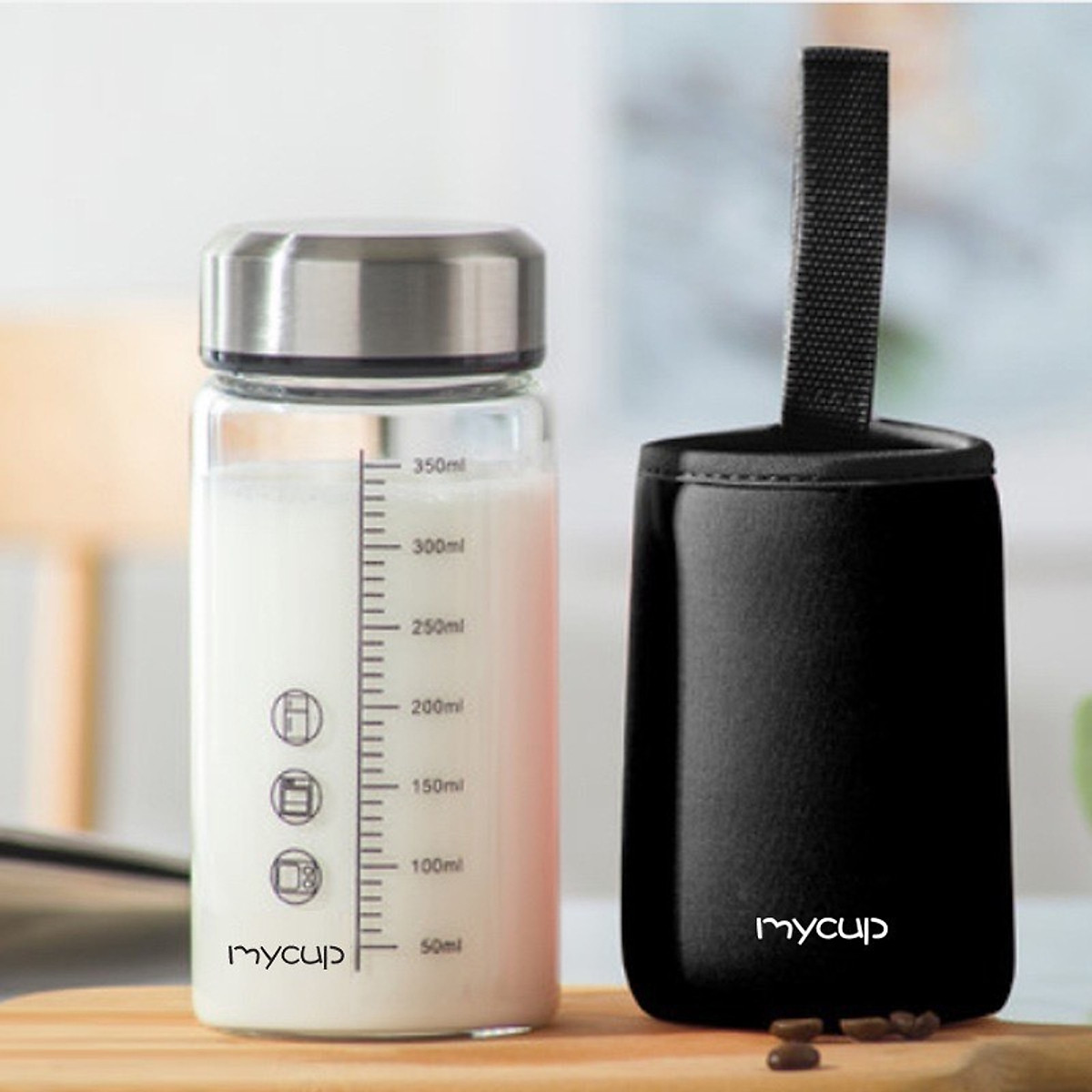 Chai Thủy Tinh Nắp Inox Có Thang Chia Vạch Chịu Nhiệt Tốt Có Lọc Chặn Trà Dung Tích 350ml Tặng Kèm Túi Giao Màu Ngẫu Nhiên