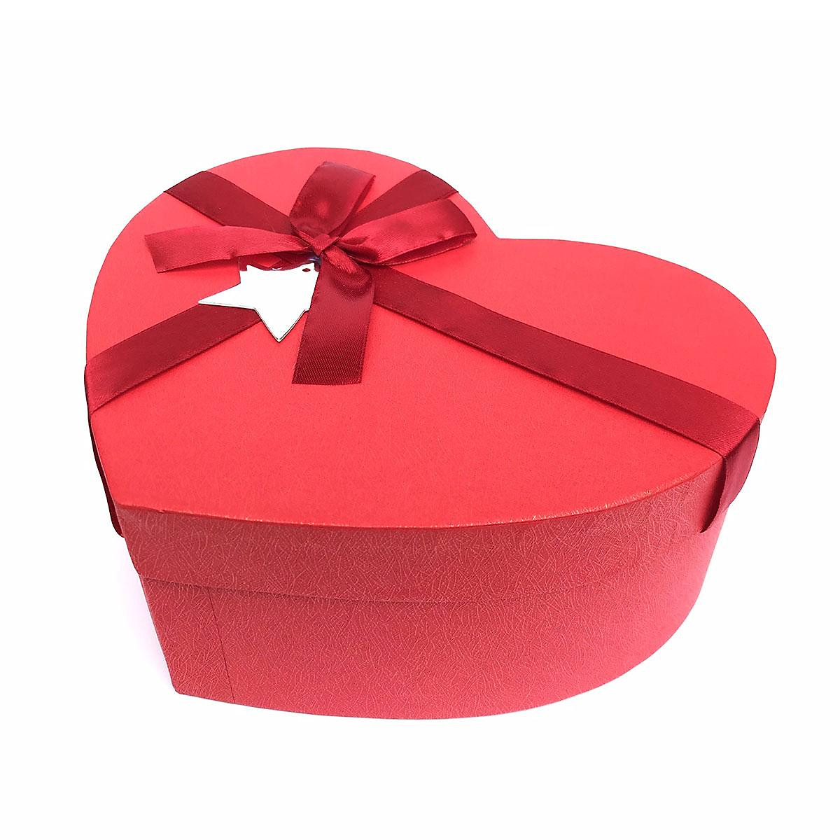 Hộp quà tặng hình trái tim đỏ là một món quà thật tuyệt vời cho người mà bạn yêu. Bạn có thể bày tỏ tình cảm của mình bằng cách tặng cho họ món quà đầy ý nghĩa này, để họ luôn nhớ về tình yêu bạn dành cho họ.