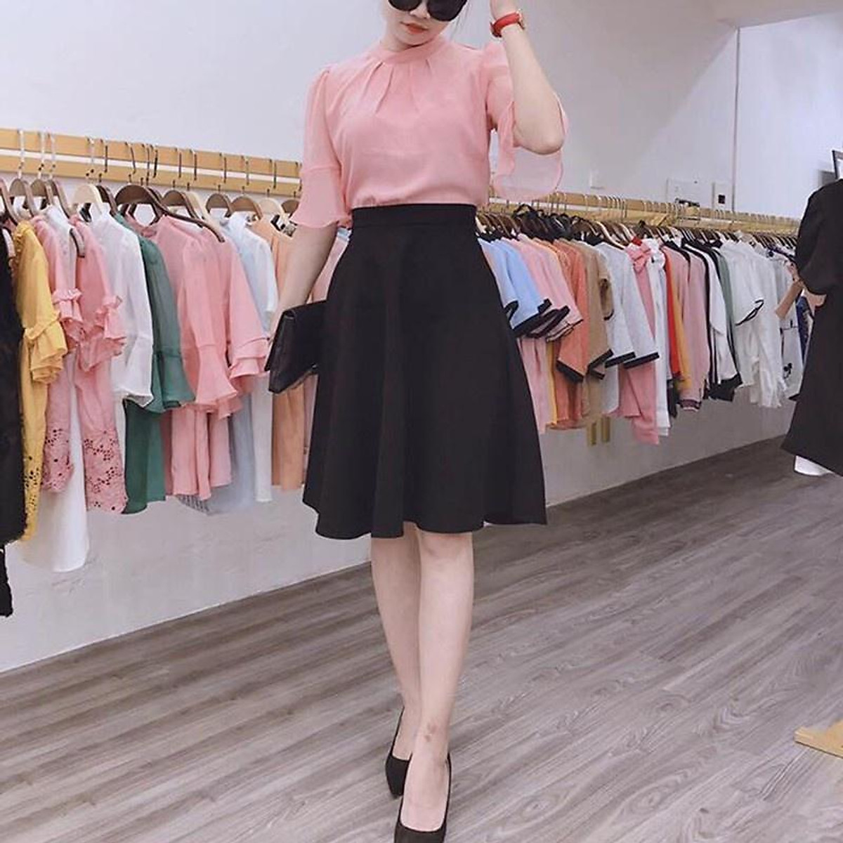 Chân váy xòe dài Mix CÙNG áo sơ mi tôn lên vẻ thanh lịch của các quý cô