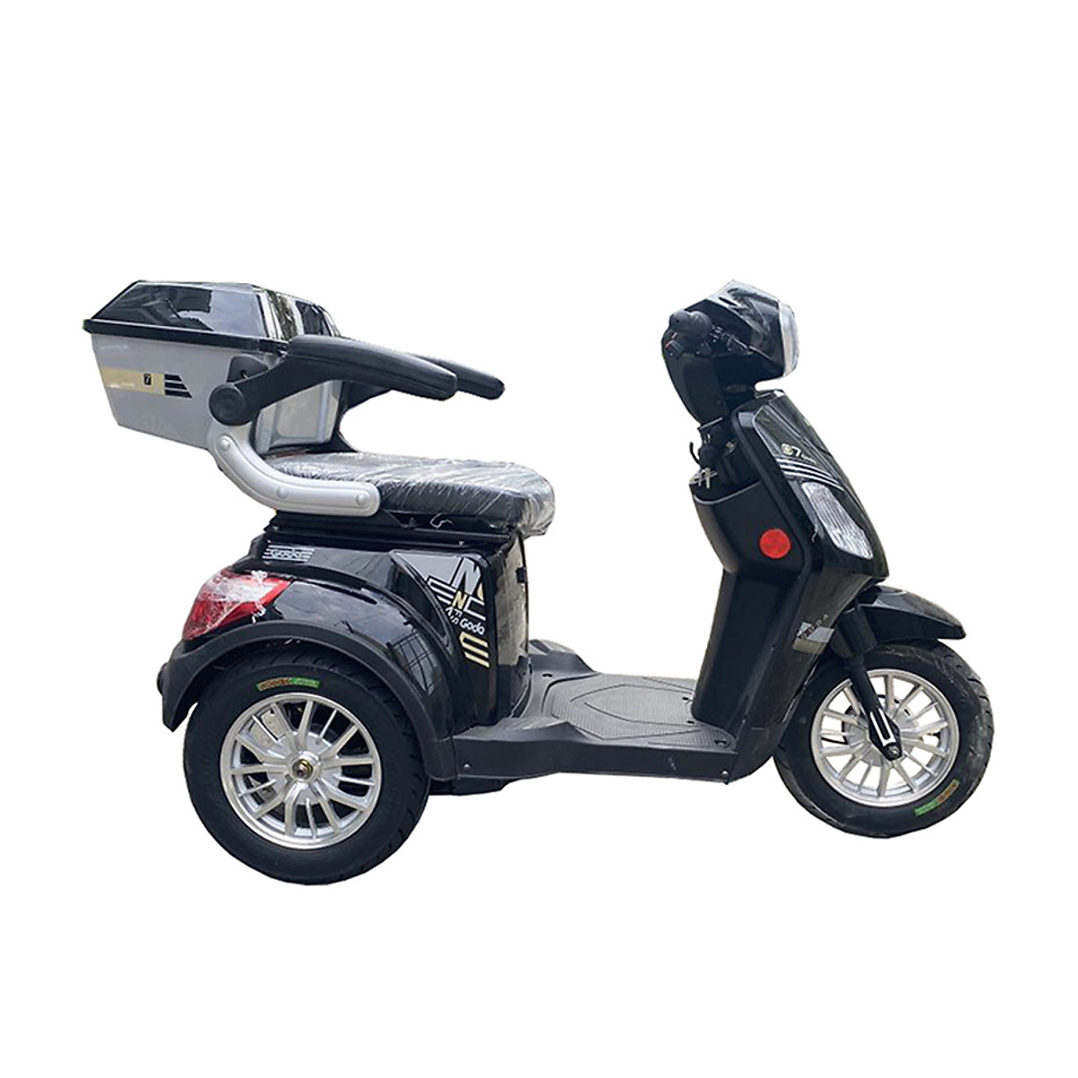 Honda Neowing moto 3 bánh đối thủ của Yamaha Niken  Motosaigon