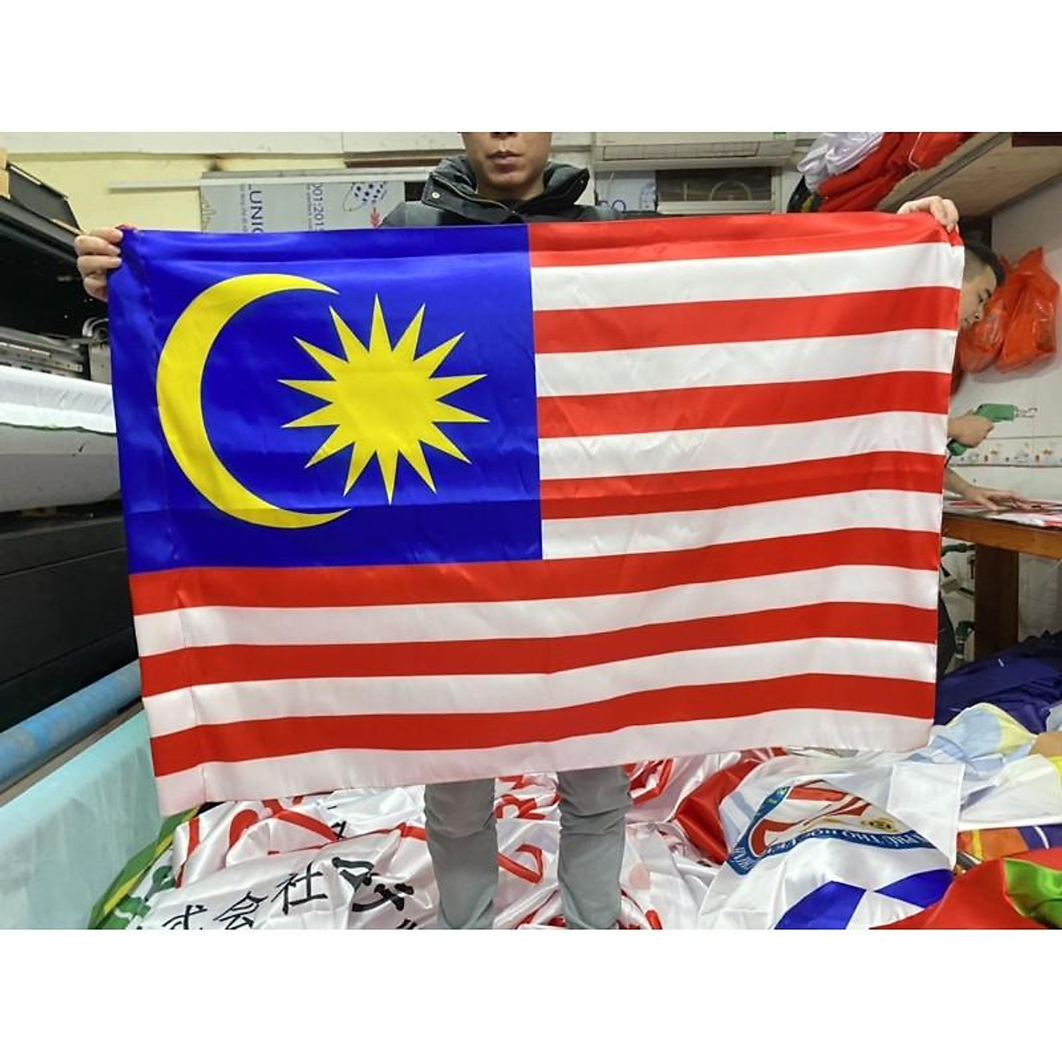 Cờ malaysia kích thước 80x120cm , cờ các nước in chuyển nhiệt