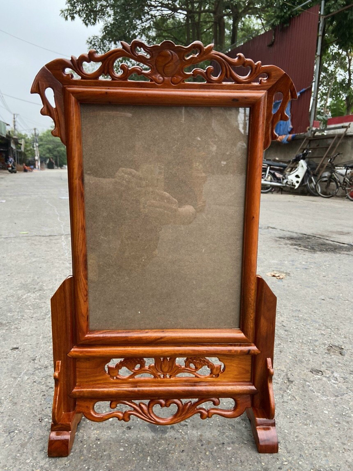 khung ảnh thờ gỗ  kích thước 20 x 30 cm