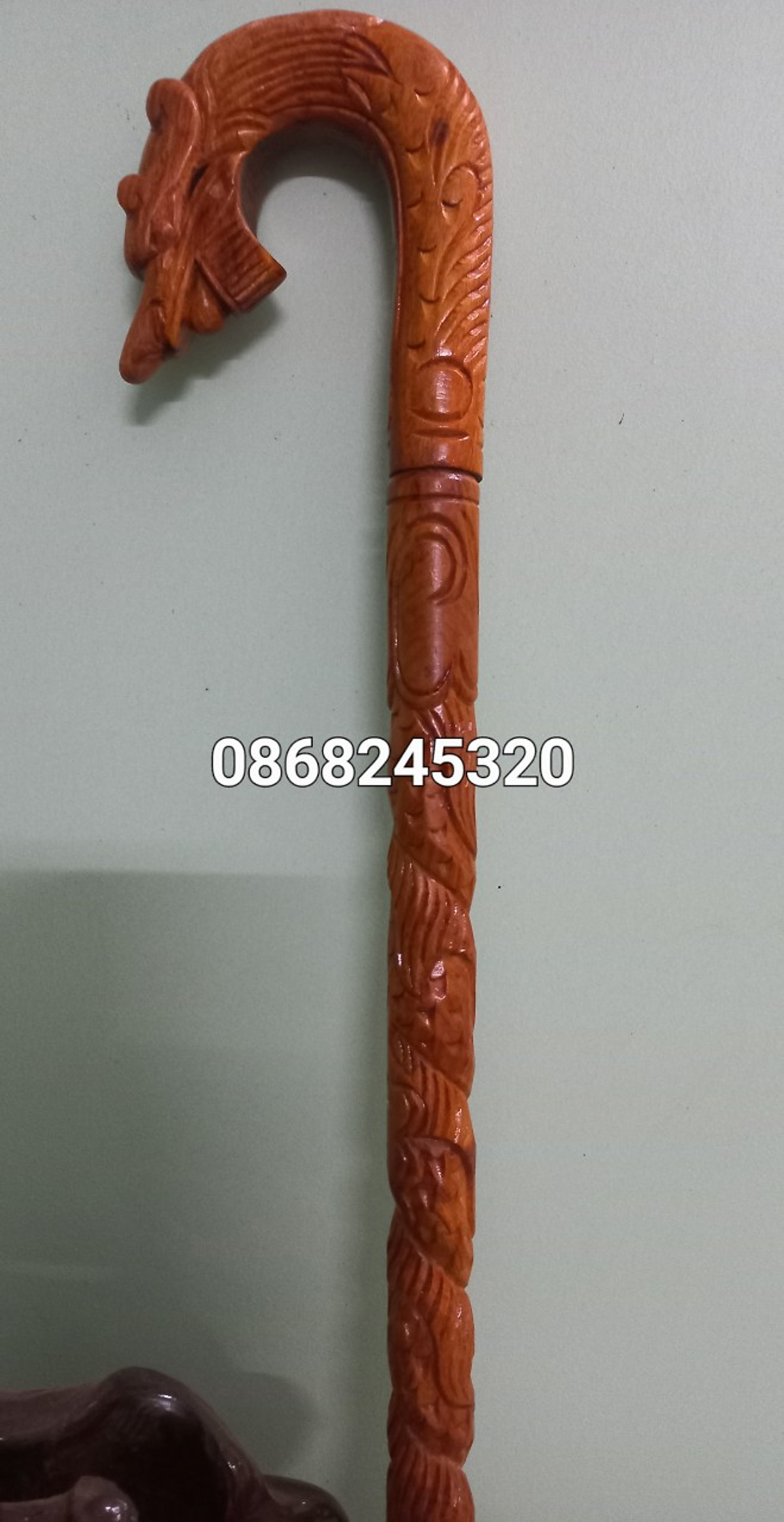 Gậy batong chống đi lại dành cho người già bằng gỗ hương đá kt dài 91×13×3,5cm