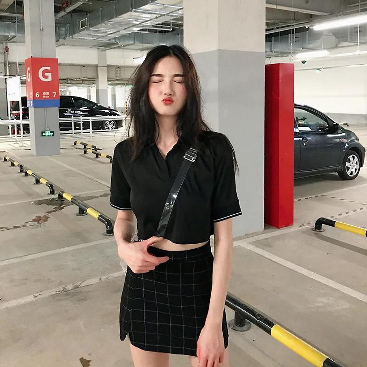 ÁO CROPTOP ĐEN VIỀN TRẮNG CÁ TÍNH