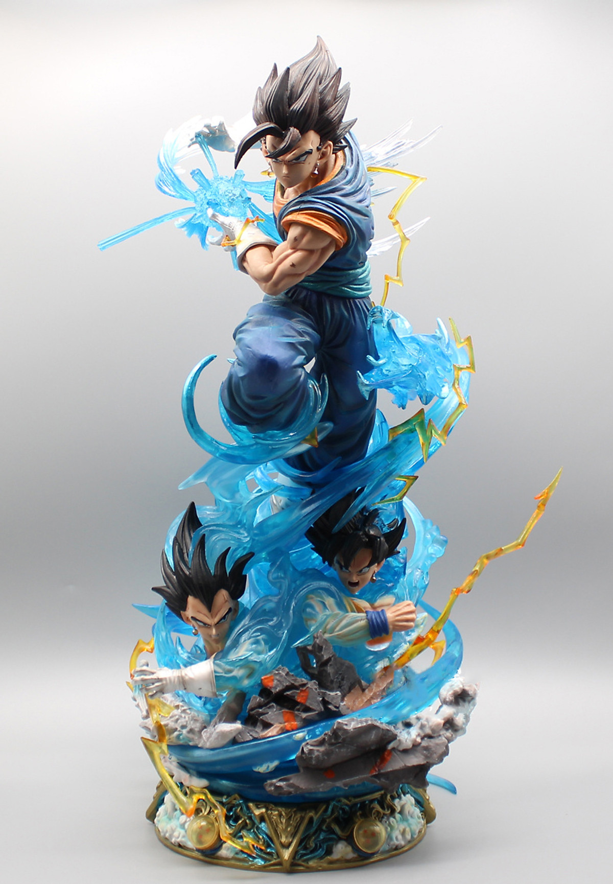 Mô hình Vegito Có led 3 đầu thay Marvelstore #8 Mô hình Vegito Có led 3 đầu thay Marvelstore