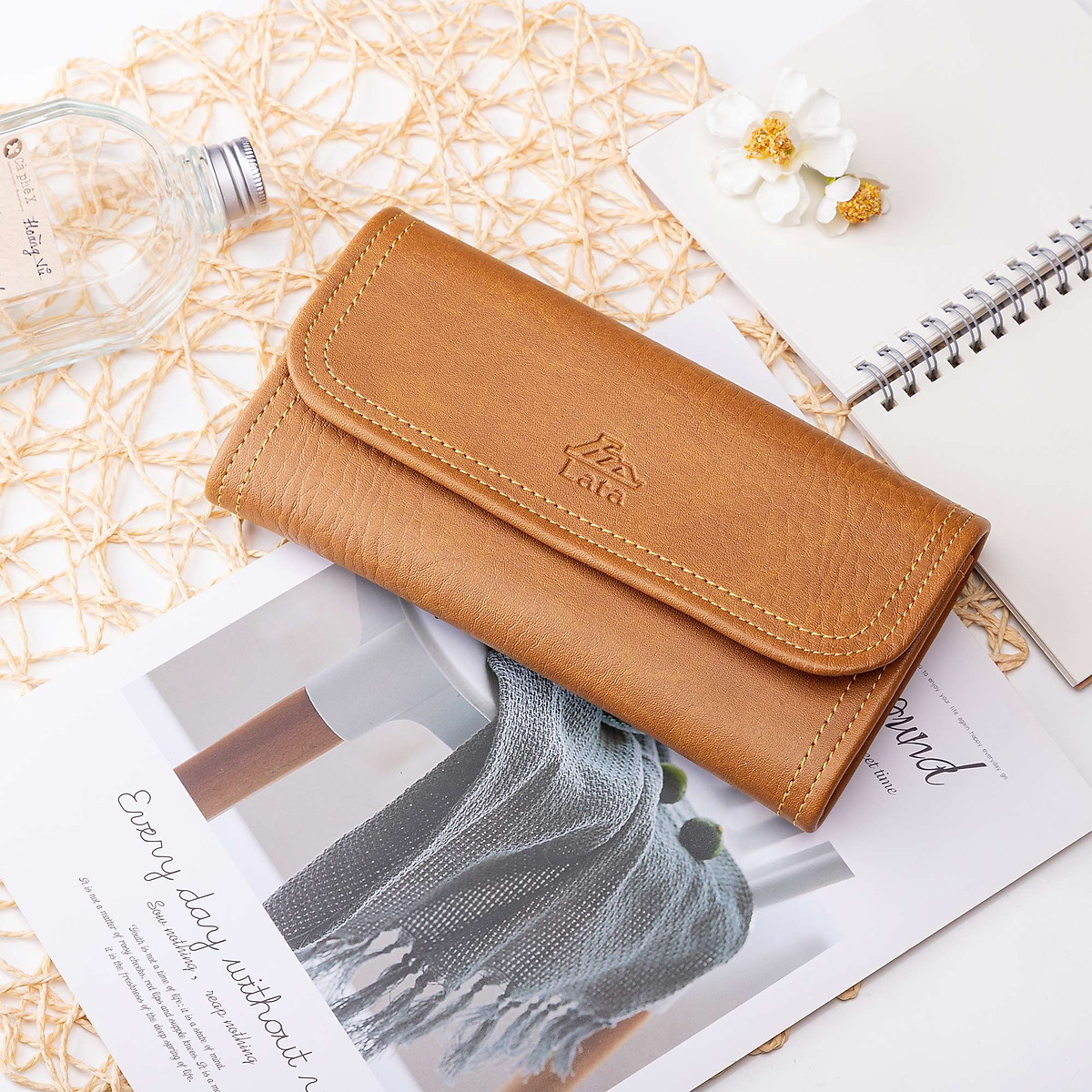 Ví Cầm Tay Unisex Thời Trang LATA VN49 nhiề màu (Dài 21cm x Rộng 3.5cm x Cao 10.5cm)