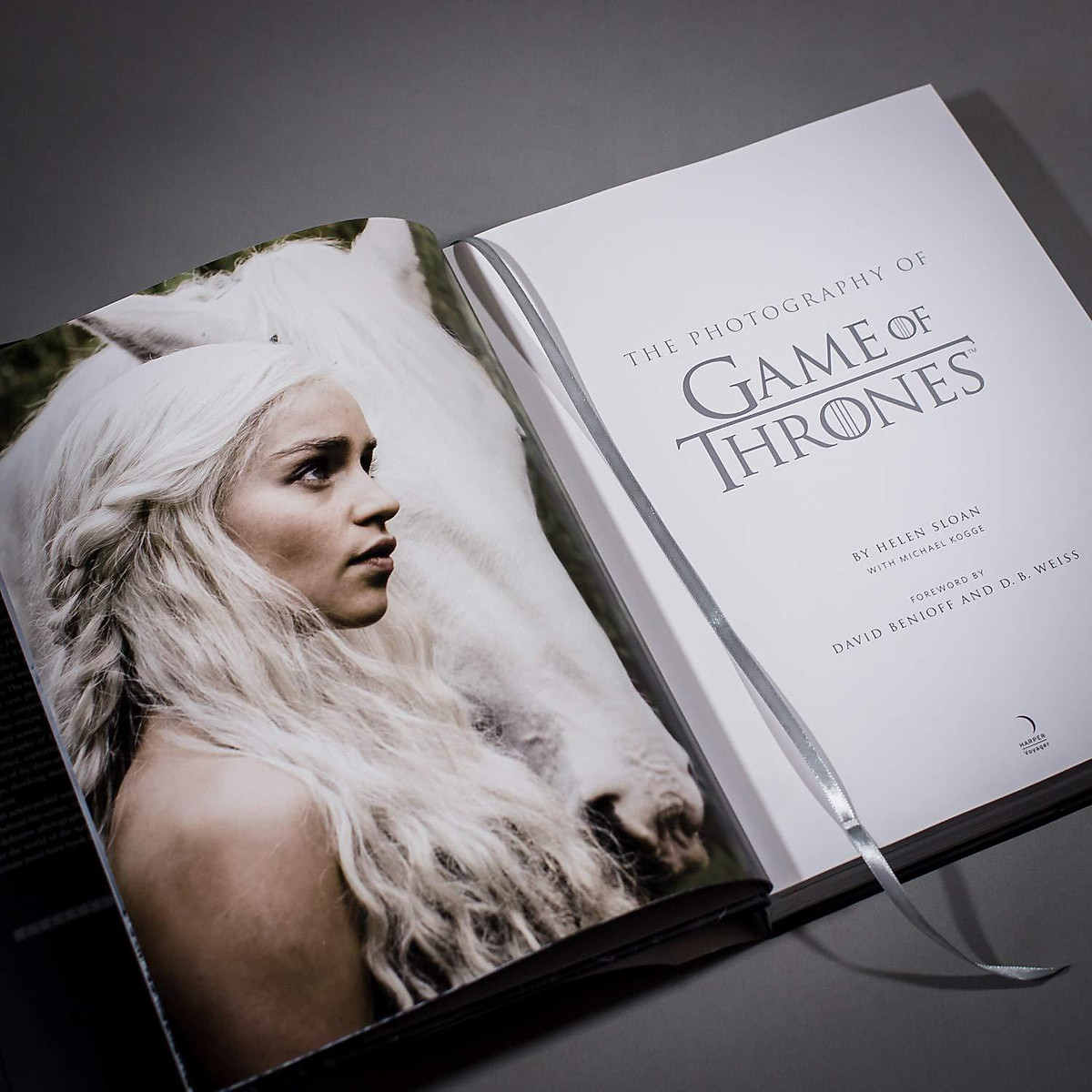 The Photography Of Game Of Thrones : The Official Photo Book Of Season 1 To Season 8