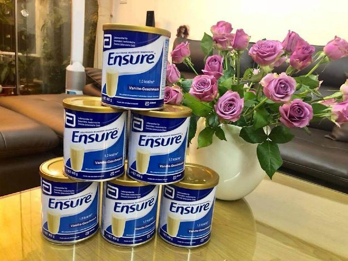 Ensure Đức cho người lớn tuổi Ensure Vanille-Geschmask - Cung cấp đầy đủ dinh dưỡng giúp hồi phục sức khỏe cho người gầy, người suy dinh dưỡng, người già, người sau phẫu thuật, người mới ốm dậy - 400gr/h