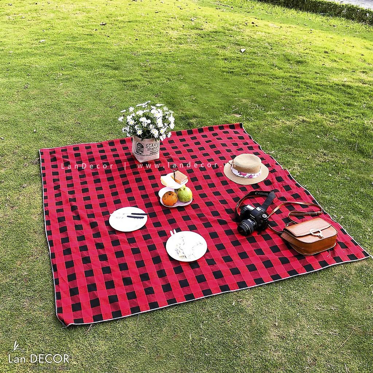 Mua Thảm Trải Picnic Kẻ Caro Xinh Xắn - Background Phông Nền Trải Thảm Cỏ ,  Chụp Ảnh Picnic - Caro Đỏ Đen,1M5*1M5 Tại Khăn Trải Bàn Lan Decor