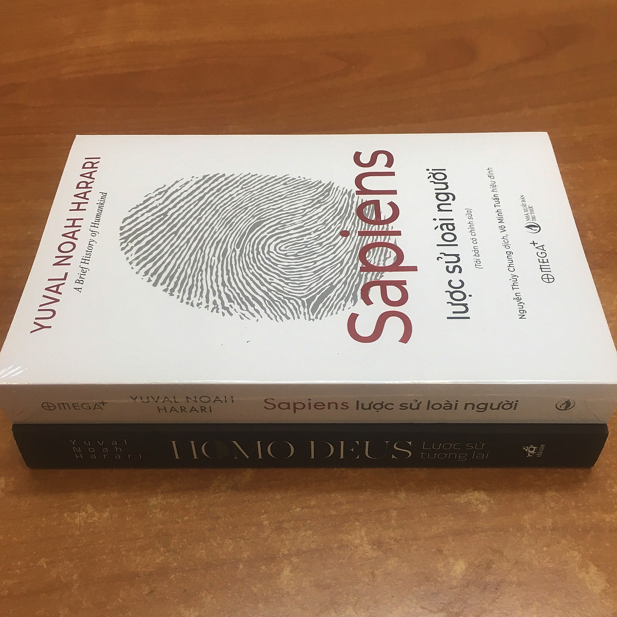 Combo 2 cuốn lược sử hay nhất: Sapiens - Lược Sử Loài Người + Homo Deus - Lược Sử Tương Lai