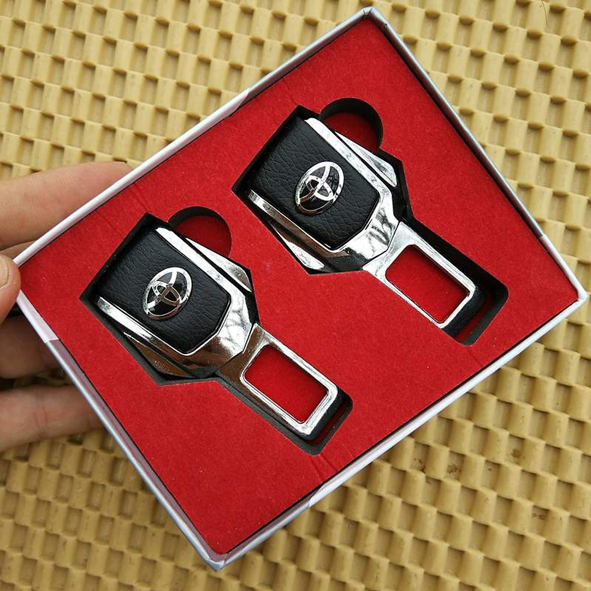 Chốt cài dây an toàn, Chốt cắm ngắt chuông xe ô tô Cao cấp có đầy đủ Logo Hãng xe
