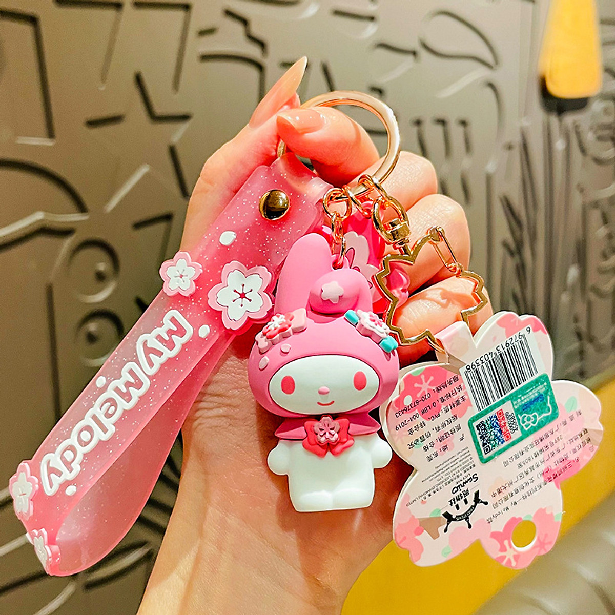 Bạn yêu thích các búp bê hoạt hình như Hello Kitty, Kuromi, Mymelody? Hãy xem ngay các mẫu móc khóa búp bê hoạt hình đáng yêu và dễ thương này. Chúng sẽ khiến bạn không thể rời mắt với chất lượng tuyệt vời và thiết kế độc đáo.