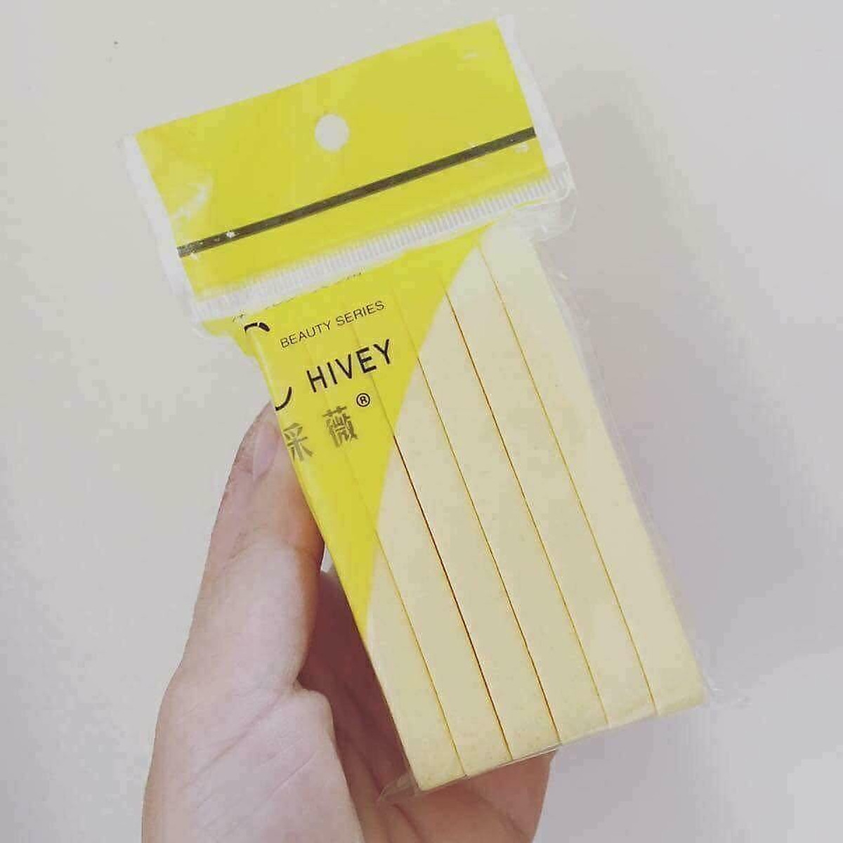 Một gói Bông Mút Bọt Biển Rửa Mặt siêu thích 12 miếng/gói