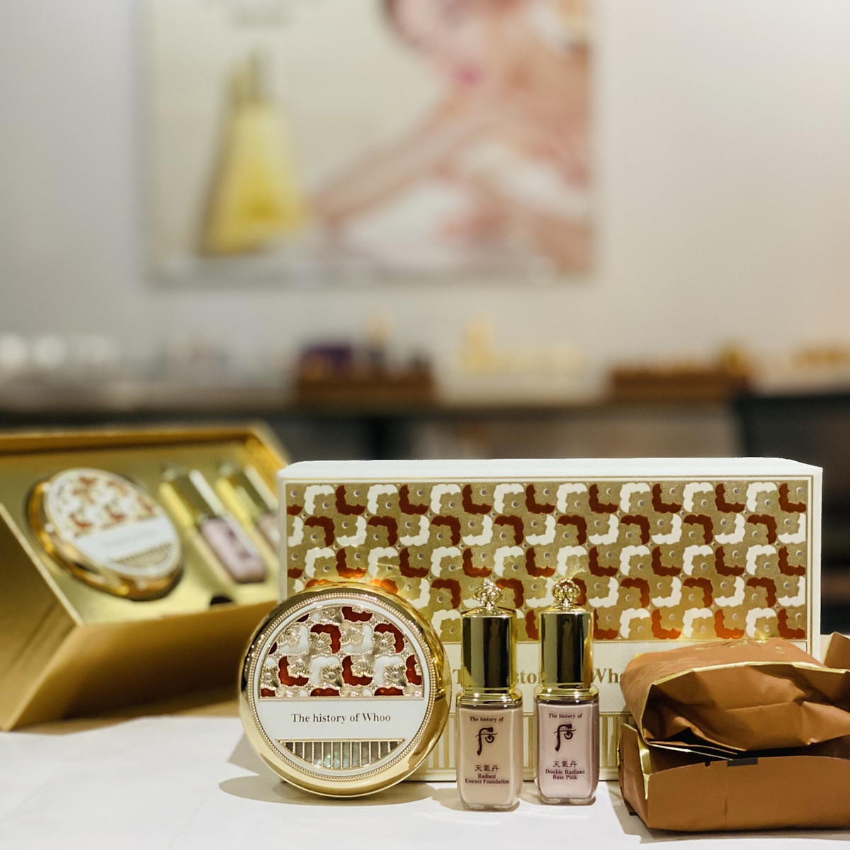 Phấn nước hoàng cung cao cấp Whoo Radiant Essence Cushion mẫu mới 2023